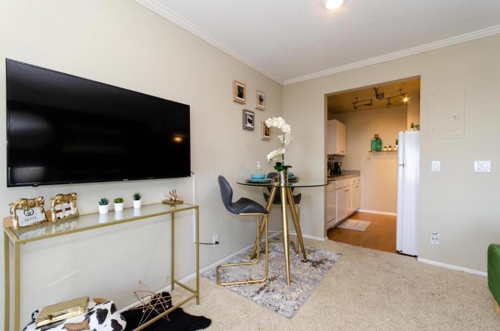 Апартаменты Gucci Mickey And Maxico Lofts Free Parking And Wifi Лос-Анджелес Экстерьер фото